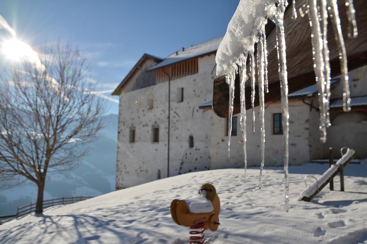 Schloss Gravetsch Villa Villandro Esterno foto